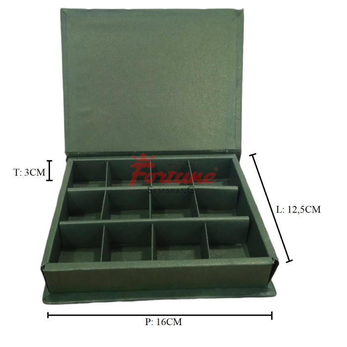 BOX PRALINE HARDCOV SEKAT 12 HIJAU